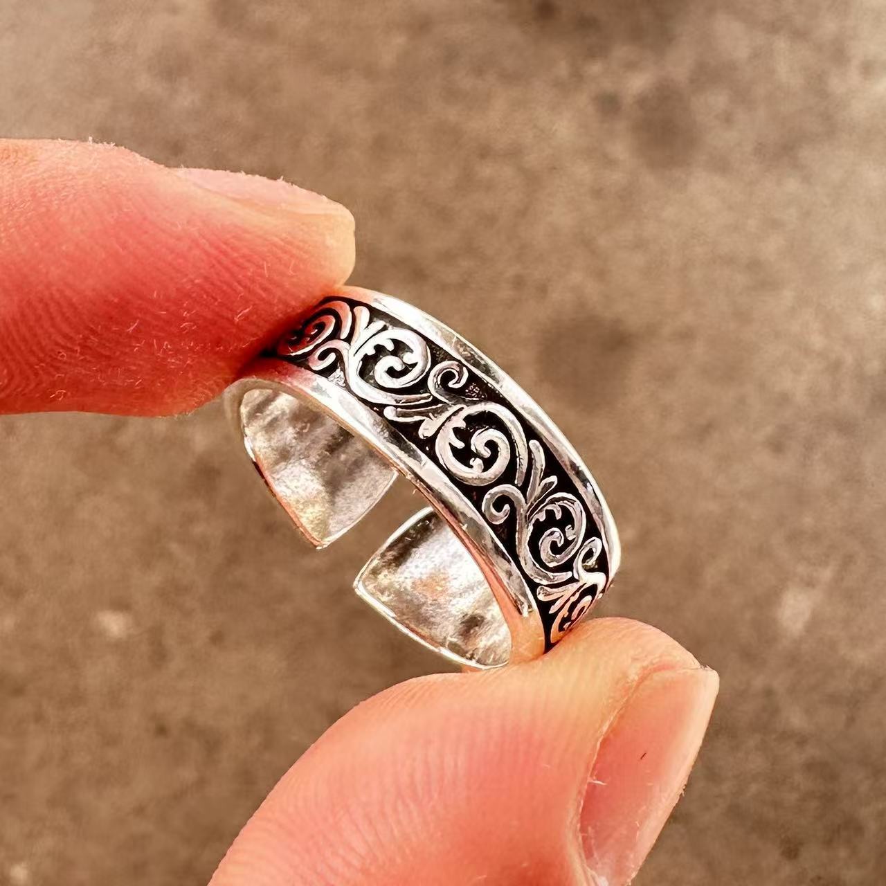 Men's ring with high-end feel and adjustable wide face opening